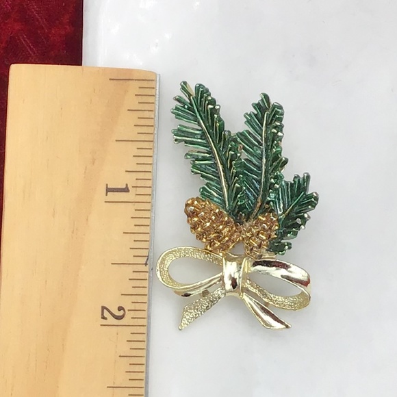 Vintage Gerry's Holiday Pinecone & Boughs Brooch Pin - Picture 11 of 13
